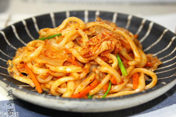 烏冬面是米線嗎 區(qū)別有點(diǎn)大 烏冬面是米線嗎 區(qū)別有點(diǎn)大