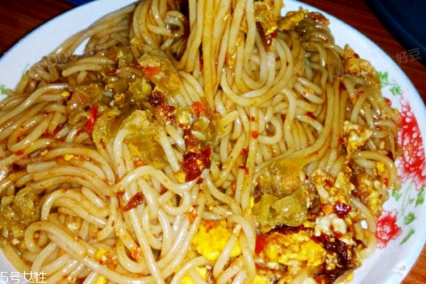 孕婦可以吃炒粉嗎 建議少吃 孕婦可以吃炒粉嗎 建議少吃