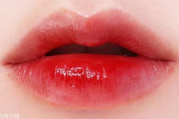 近視唇怎么畫(huà) 新手和高手2種畫(huà)法