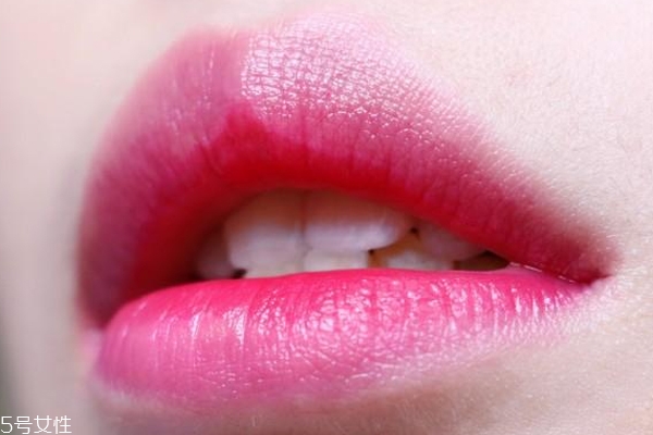 近視唇怎么畫(huà) 新手和高手2種畫(huà)法