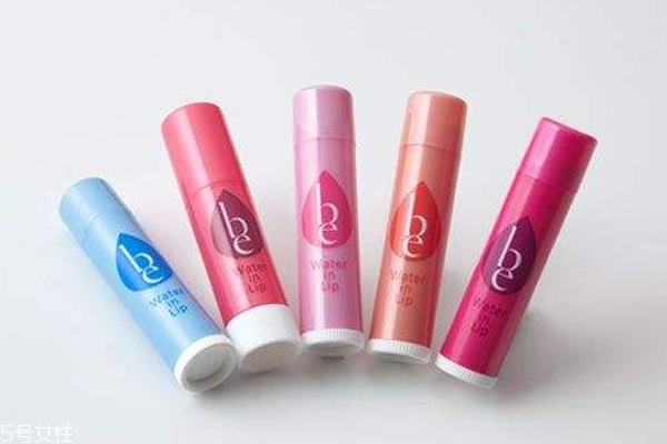 潤唇膏主要成分有哪些 這些成分能對抗紫外線 潤唇膏主要成分有哪些 這些成分能對抗紫外線