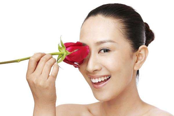 美白淡斑面膜怎么選 原來(lái)2類成分功效不同