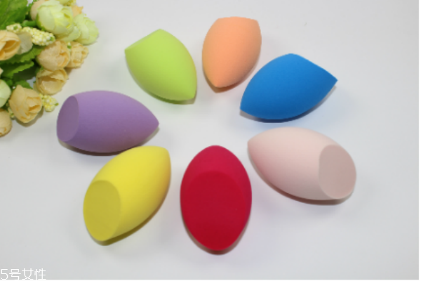 美妝蛋怎么用才能令底妝更服帖 方法一定要用對(duì) 美妝蛋怎么用才能令底妝更服帖 方法一定要用對(duì)
