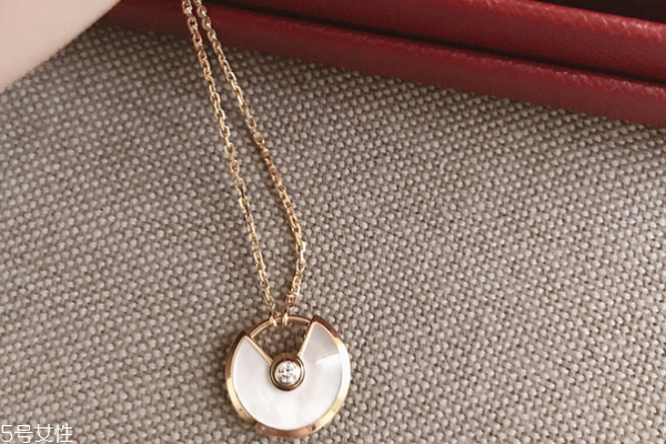 卡地亞項鏈是什么材質(zhì) 多種材質(zhì)可以選擇