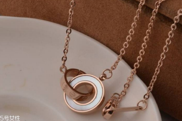 卡地亞項(xiàng)鏈可以刻字嗎 刻上愛(ài)的箴言 卡地亞項(xiàng)鏈可以刻字嗎 刻上愛(ài)的箴言