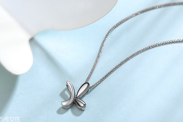 鉑金項(xiàng)鏈會(huì)過(guò)敏嗎 比較少見(jiàn) 鉑金項(xiàng)鏈會(huì)過(guò)敏嗎 比較少見(jiàn)