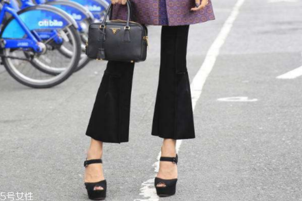 剛畢業(yè)女生上班穿什么 這三款職場必備 剛畢業(yè)女生上班穿什么 這三款職場必備