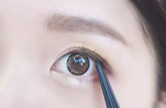 甜美約會(huì)妝的特點(diǎn) 只需三招迷醉他的心 甜美約會(huì)妝的特點(diǎn) 只需三招迷醉他的心