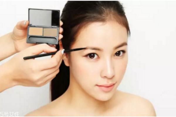 眉粉和眉筆哪個(gè)好用 眉粉好用還是眉筆好用