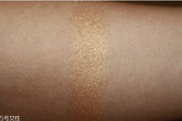 too faced高光怎么樣 too faced心形高光色號(hào)及試色 too faced高光怎么樣 too faced心形高光色號(hào)及試色