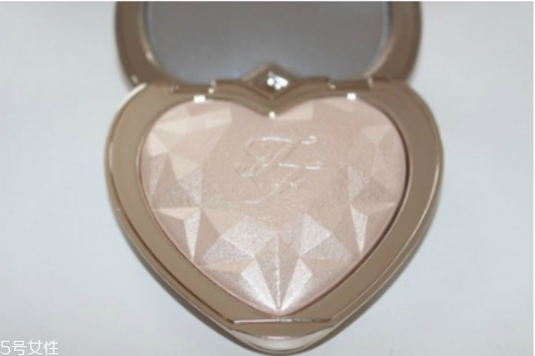 too faced高光怎么樣 too faced心形高光色號(hào)及試色 too faced高光怎么樣 too faced心形高光色號(hào)及試色