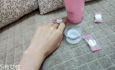 蘭蔻粉水可以做面膜嗎 做水膜刺激大 蘭蔻粉水可以做面膜嗎 做水膜刺激大