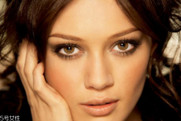 眼線暈染到下眼皮怎么辦 如何防眼線暈染