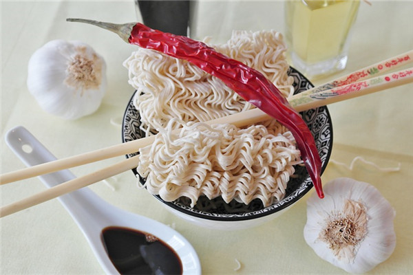 泡面怎么吃才健康 營(yíng)養(yǎng)師教你健康吃 泡面怎么吃才健康 營(yíng)養(yǎng)師教你健康吃