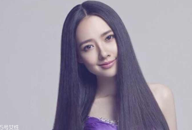 頭發(fā)縫怎么分防脫發(fā) 3招避免掉發(fā)還很自然 頭發(fā)縫怎么分防脫發(fā) 3招避免掉發(fā)還很自然