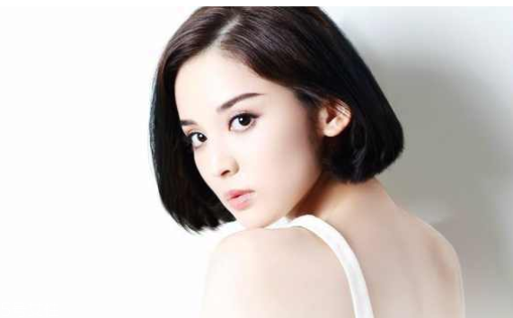 頭發(fā)縫怎么分防脫發(fā) 3招避免掉發(fā)還很自然 頭發(fā)縫怎么分防脫發(fā) 3招避免掉發(fā)還很自然