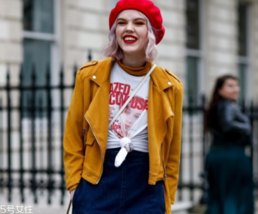 怎樣給衣服打結(jié)好看 時髦一大圈 怎樣給衣服打結(jié)好看 時髦一大圈