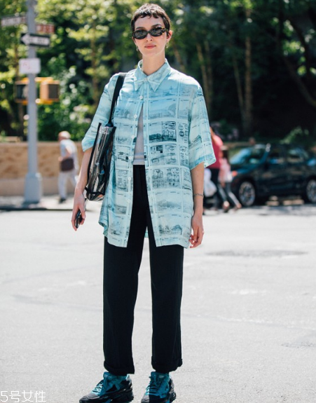 短袖襯衫搭配什么褲子 夏季時髦必備款 短袖襯衫搭配什么褲子 夏季時髦必備款