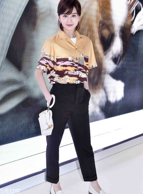 短袖襯衫搭配什么褲子 夏季時髦必備款 短袖襯衫搭配什么褲子 夏季時髦必備款