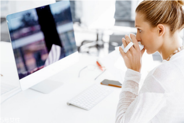 小腿水腫是什么原因引起的？教你輕松解決之道