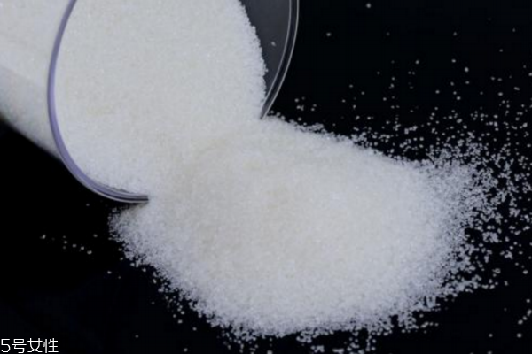 白糖洗臉的功效與作用，這樣也能美白