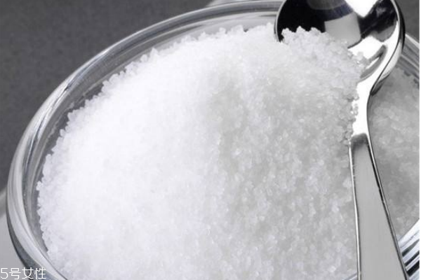 白糖洗臉的功效與作用，這樣也能美白