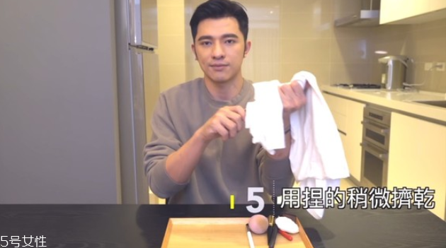 化妝刷和美妝蛋怎么清洗 用洗手液和舊衣服清洗步驟 化妝刷和美妝蛋怎么清洗 用洗手液和舊衣服清洗步驟