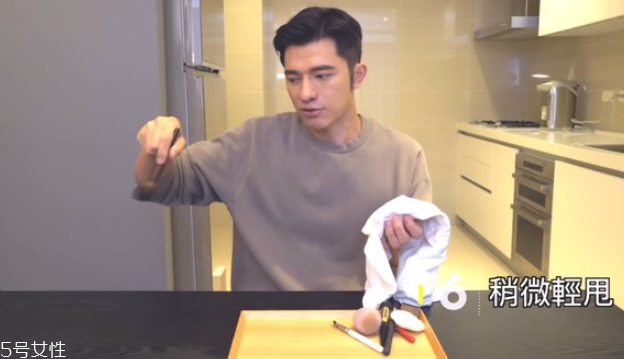 化妝刷和美妝蛋怎么清洗 用洗手液和舊衣服清洗步驟 化妝刷和美妝蛋怎么清洗 用洗手液和舊衣服清洗步驟