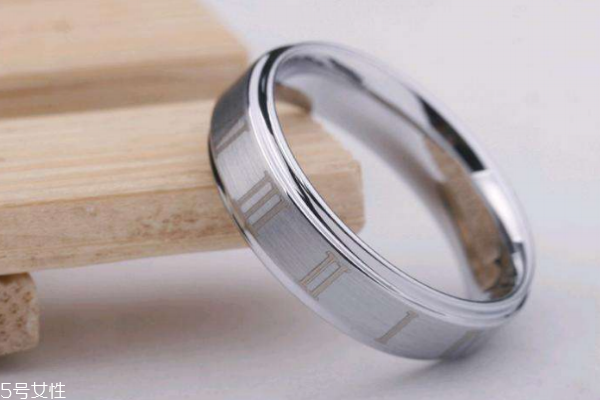 鎢金戒指會有劃痕嗎 硬度非常強 鎢金戒指會有劃痕嗎 硬度非常強