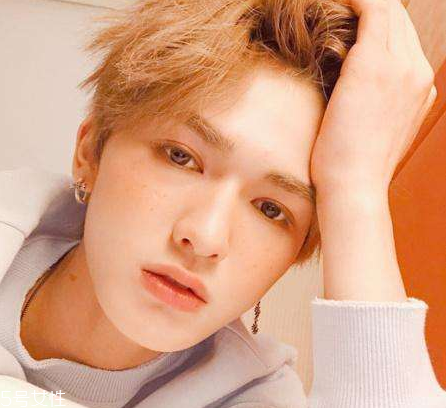 韓國(guó)雀斑妝怎么化 朱正廷雀斑妝畫(huà)法步驟 韓國(guó)雀斑妝怎么化 朱正廷雀斑妝畫(huà)法步驟