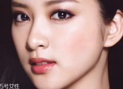韓國(guó)雀斑妝怎么化 朱正廷雀斑妝畫(huà)法步驟 韓國(guó)雀斑妝怎么化 朱正廷雀斑妝畫(huà)法步驟