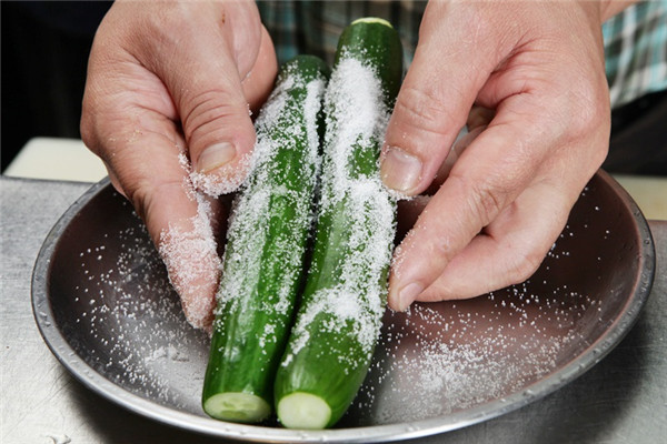 小黃瓜怎么腌制好吃 3技巧更爽脆好吃 小黃瓜怎么腌制好吃 3技巧更爽脆好吃