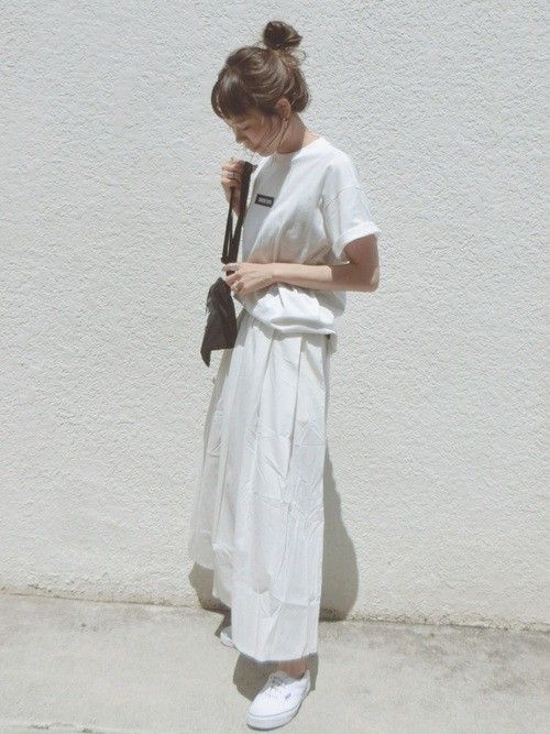 白色t恤怎么搭配 20款不重復(fù)白t恤穿搭