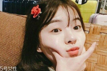 怎么給自己編劉海 編劉海簡(jiǎn)單好看的步驟 怎么給自己編劉海 編劉海簡(jiǎn)單好看的步驟