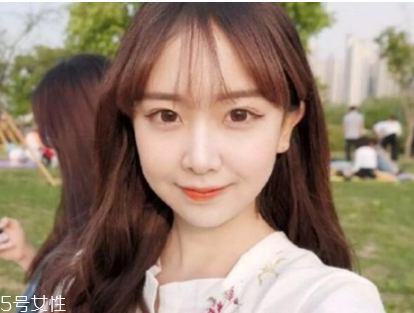 怎么給自己編劉海 編劉海簡(jiǎn)單好看的步驟 怎么給自己編劉海 編劉海簡(jiǎn)單好看的步驟