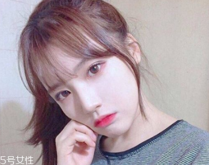 怎么給自己編劉海 編劉海簡(jiǎn)單好看的步驟 怎么給自己編劉海 編劉海簡(jiǎn)單好看的步驟