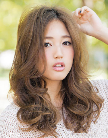 怎么給自己編劉海 編劉海簡(jiǎn)單好看的步驟 怎么給自己編劉海 編劉海簡(jiǎn)單好看的步驟