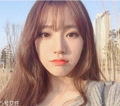 怎么給自己編劉海 編劉海簡(jiǎn)單好看的步驟 怎么給自己編劉海 編劉海簡(jiǎn)單好看的步驟