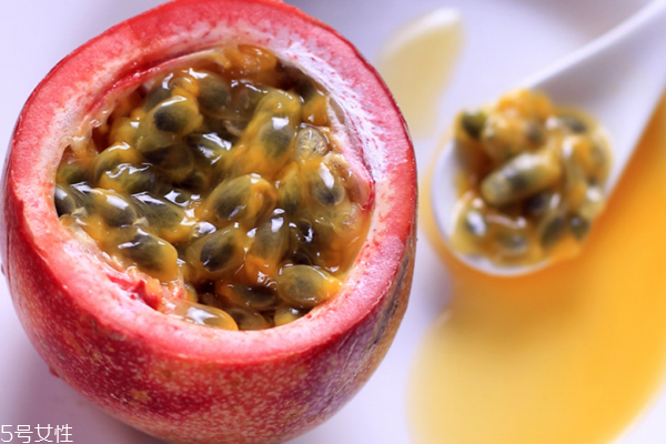 百香果為什么會(huì)皺皮 成熟的表現(xiàn) 百香果為什么會(huì)皺皮 成熟的表現(xiàn)