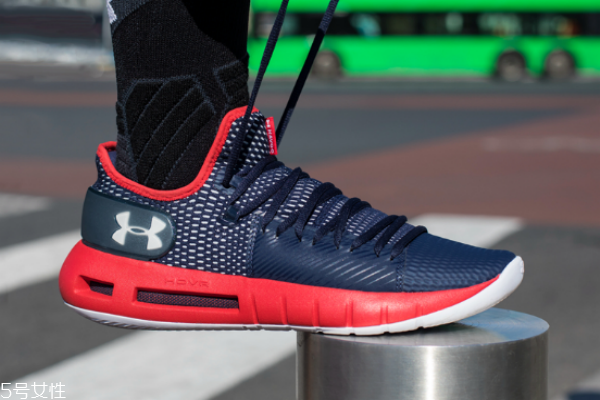 安德瑪hovr havoc籃球鞋測(cè)評(píng) 零重力腳感非凡