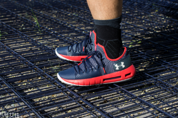 安德瑪hovr havoc籃球鞋測(cè)評(píng) 零重力腳感非凡