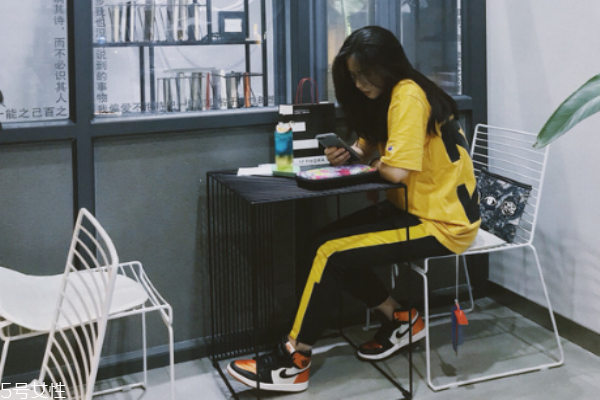 aj1絲綢扣碎怎么打理 護理方法很關鍵