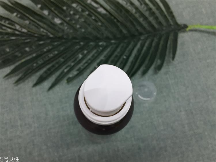 沙宣泡沫護(hù)發(fā)素怎么用 發(fā)根和發(fā)尾用量不同 沙宣泡沫護(hù)發(fā)素怎么用 發(fā)根和發(fā)尾用量不同