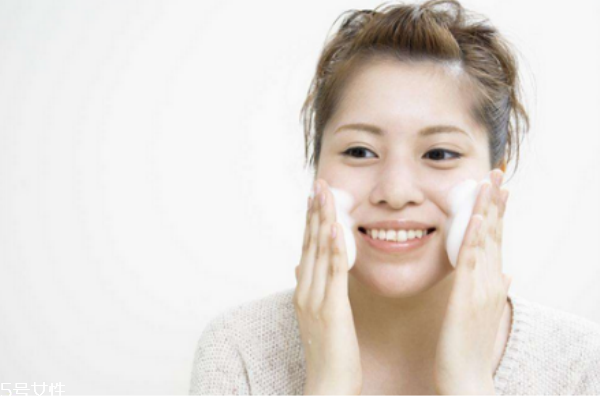哪個品牌美白淡斑好 淡斑美白護膚產(chǎn)品推薦