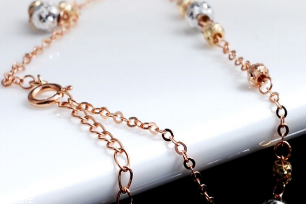 彩金手鏈怎么清洗 定期打理很重要 彩金手鏈怎么清洗 定期打理很重要