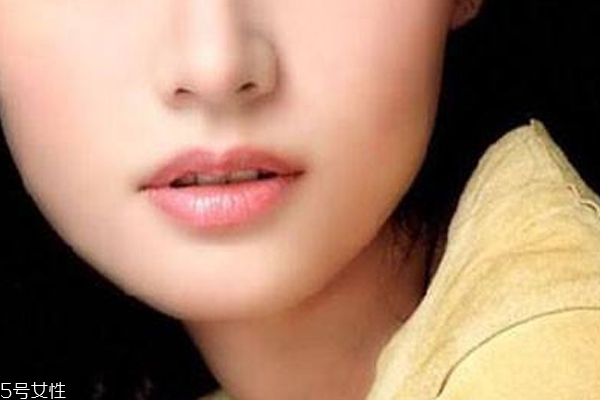 鼻頭冒痘是反應哪里的問題 消化系統異常 鼻頭冒痘是反應哪里的問題 消化系統異常