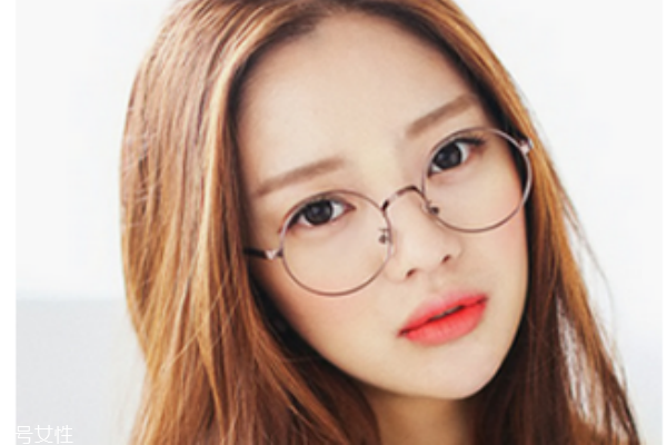 大餅臉適合什么發(fā)型 要學會揚長避短 大餅臉適合什么發(fā)型 要學會揚長避短