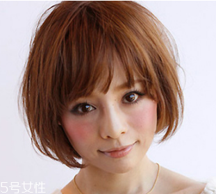 大餅臉適合什么發(fā)型 要學會揚長避短 大餅臉適合什么發(fā)型 要學會揚長避短