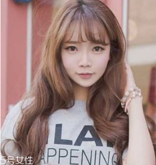 大餅臉適合什么發(fā)型 要學會揚長避短 大餅臉適合什么發(fā)型 要學會揚長避短