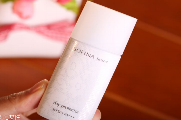 蘇菲娜防曬霜好嗎 清爽不油膩 蘇菲娜防曬霜好嗎 清爽不油膩